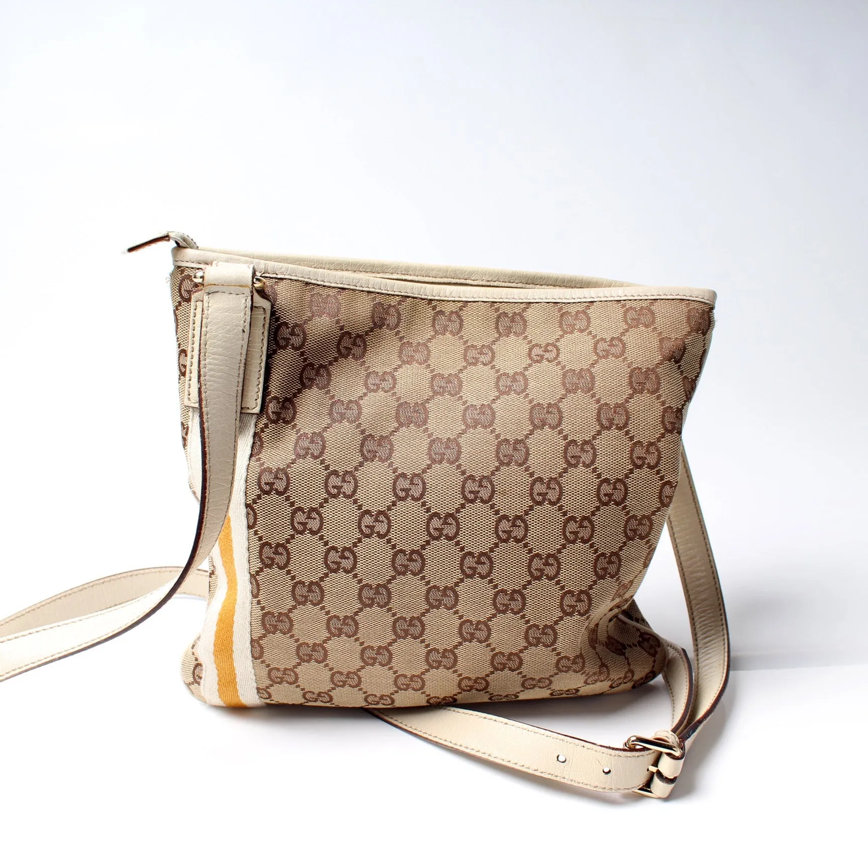 114338 GG Canvas Sherry Messenger