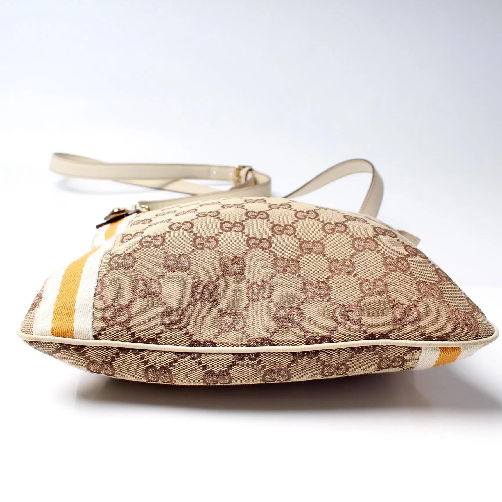 114338 GG Canvas Sherry Messenger