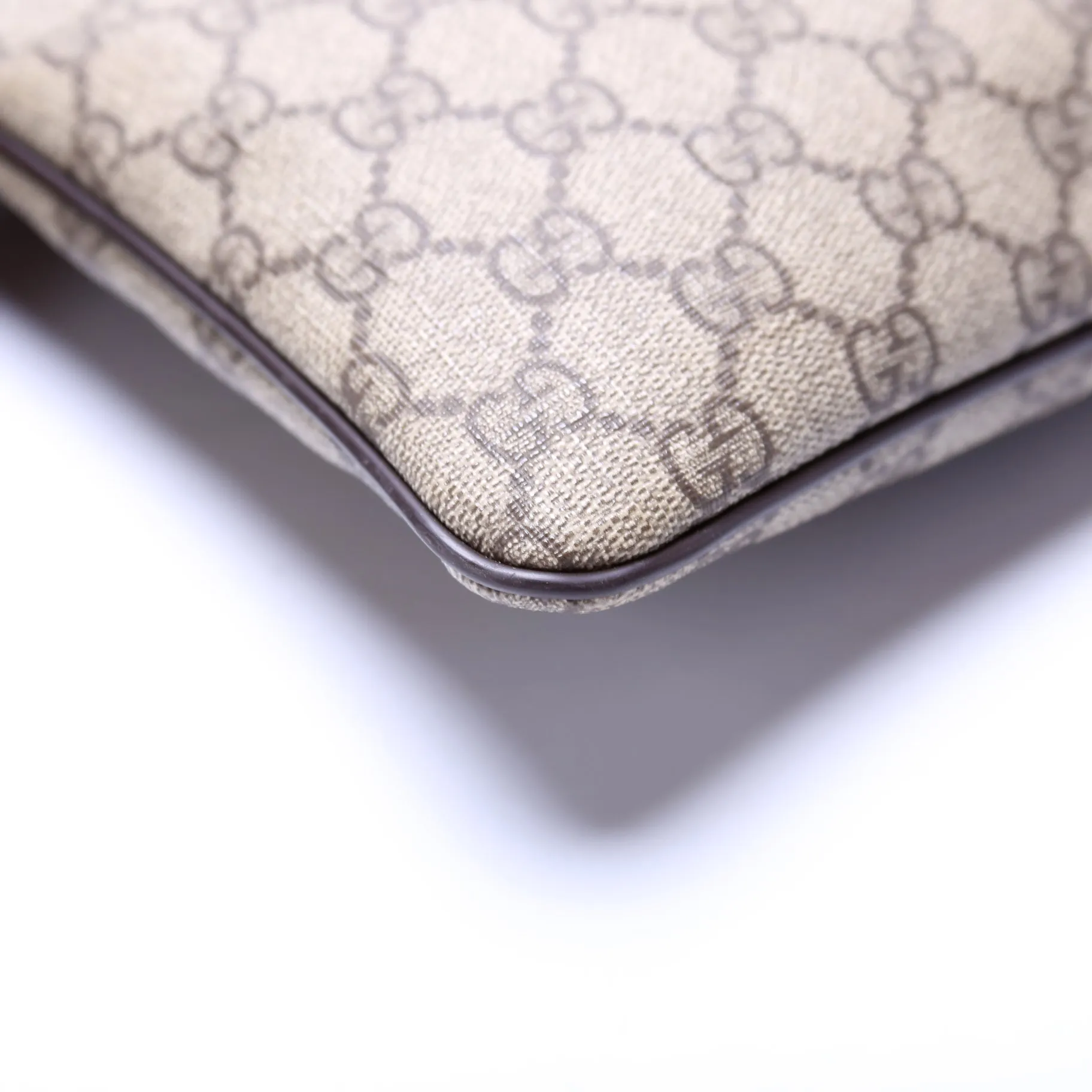 201538 GG Supreme Flat Messenger